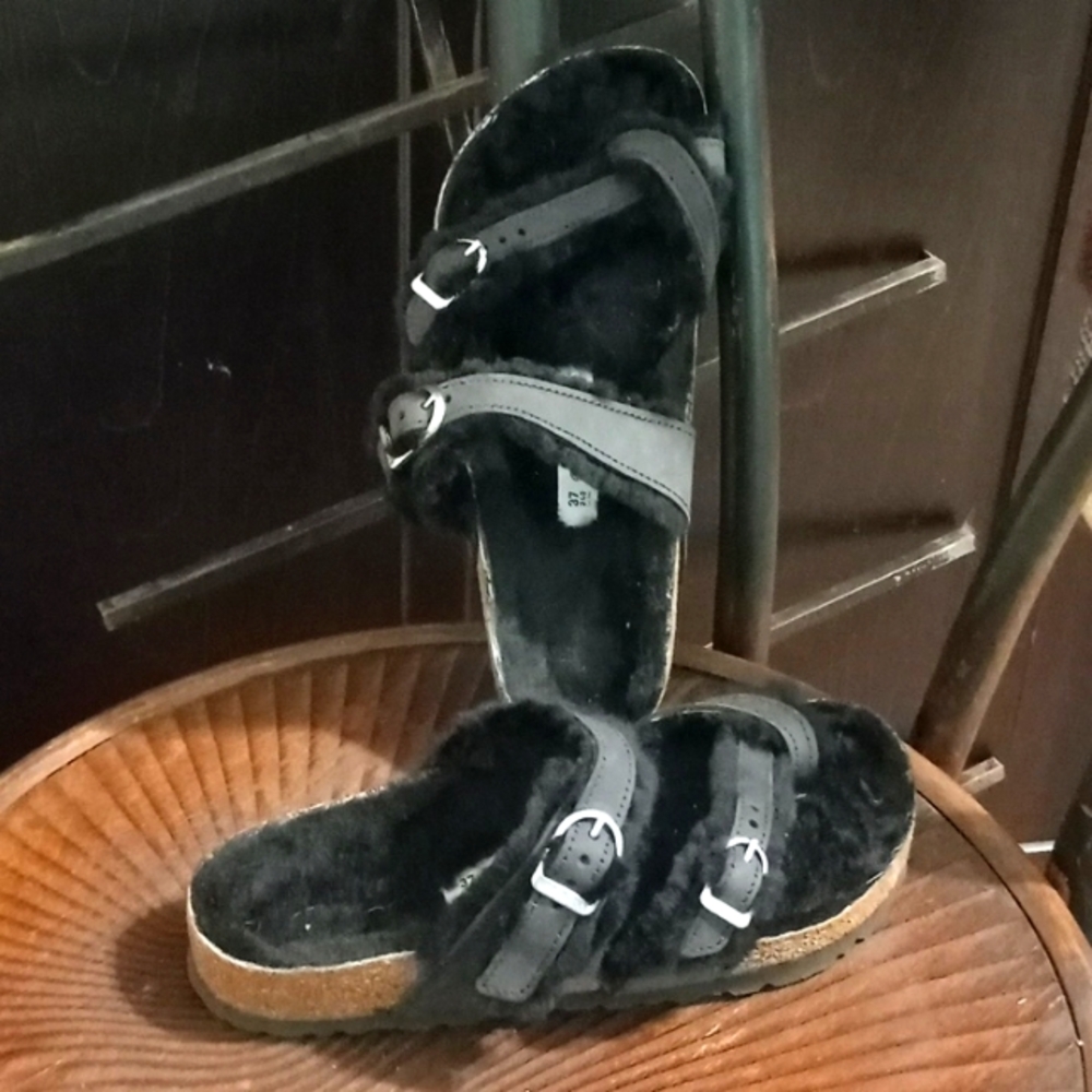 Birkenstock fur lined sandals women's size 37